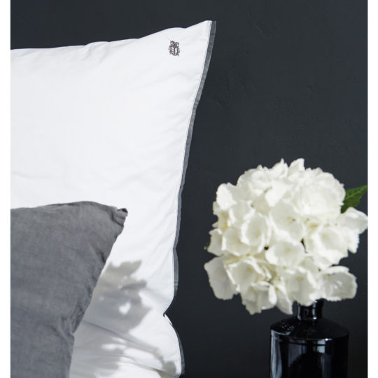 zoeppritz White Bettbezug, Farbe weiss mit grau, Material Baumwolle Perkal in Groesse 200x200