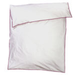 zoeppritz White Bettbezug, Farbe weiss mit weinrot, Material Baumwolle Perkal in Groesse 135x200