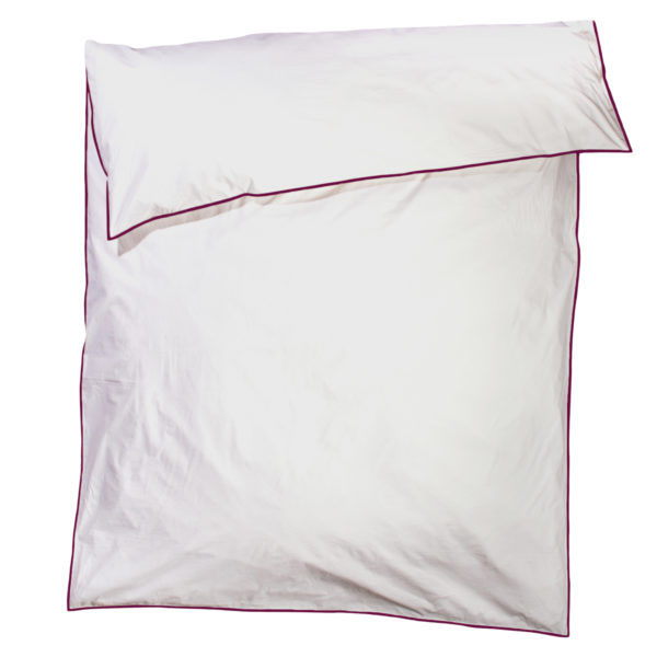 zoeppritz White Bettbezug, Farbe weiss mit weinrot, Material Baumwolle Perkal in Groesse 135x200