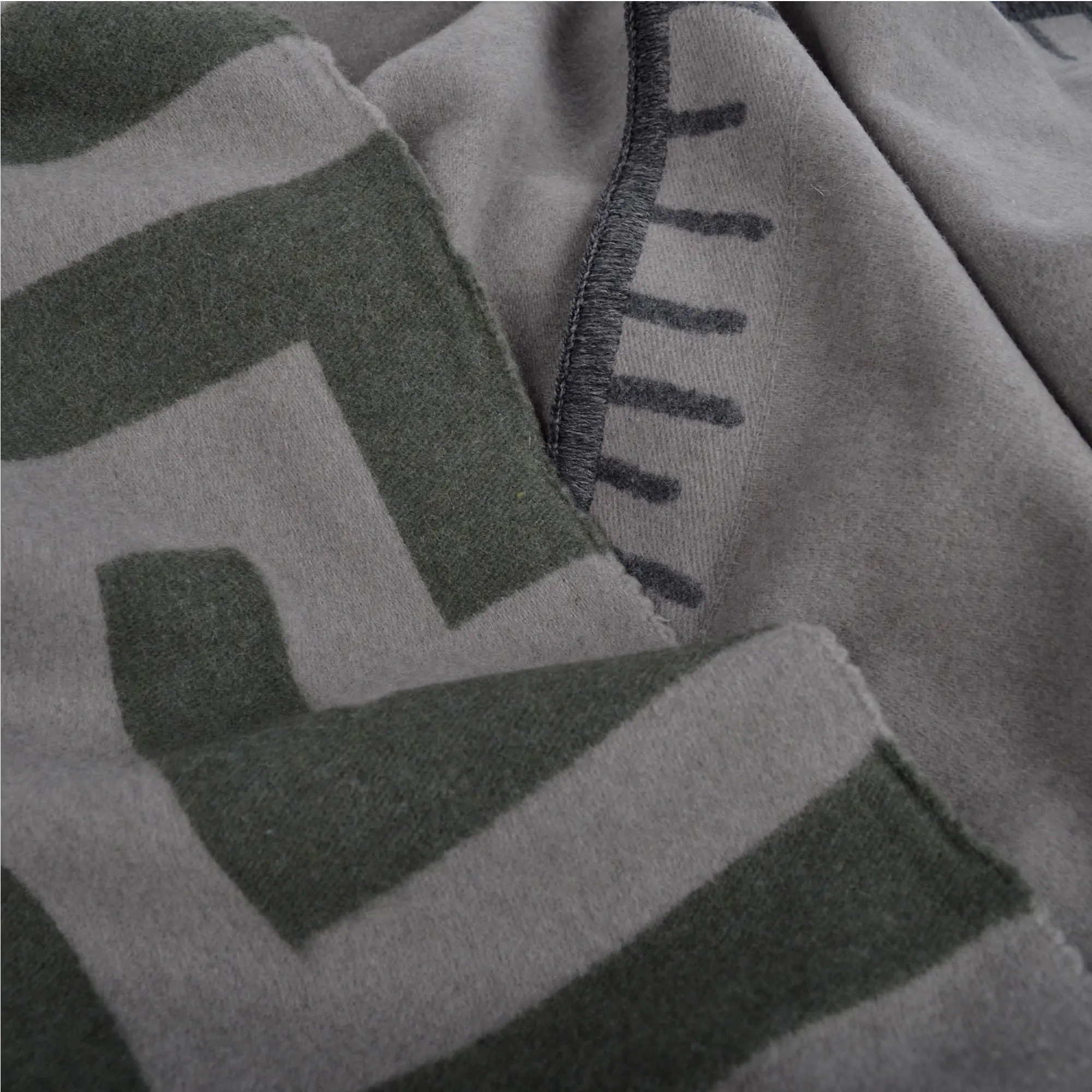 Decke aus merino wolle und kaschmir, graphite in 150x200cm, zoeppritz Insignia
